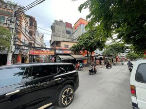 chính chủ bán nhà khương trung - mặt tiền rộng - 1 nhà ra phố - dân xây - giá đầu tư - siêu hiếm