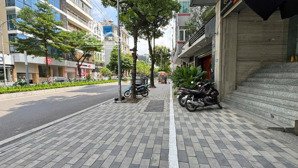 chính chủ bán nhà lạc long quân, tây hồ mặt phố kinh doanh, mặt tiền siêu rộng