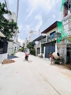 cho thuê đất lô góc 2 mặt tiền đường xe tải - gần chung cư 4s phạm văn đồng - làm kho và văn phòng
