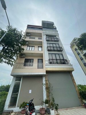 cho thuê nhà nguyên căn mặt đường 30m, dt 50m2, xây 4 tầng, tổng 5 phòng, khu 25ha vân canh
