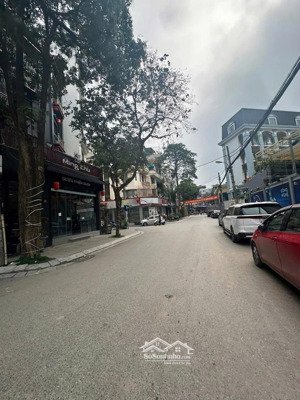 bán nhà phân lô hoàng đạo thành, 72m2, mặt tiền 6.7m, 2 mặt ngõ thoáng, ô đỗ cửa, giá chỉ 15.1 tỷ