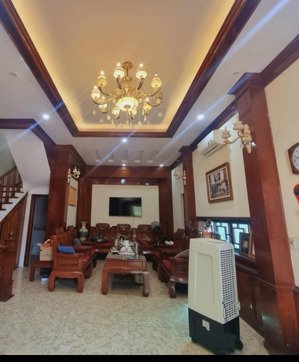 chính chủ giảm 3 tỷ cần bán gấp căn bt khu đô thị mỹ đình 145m2, mt 10m, 5t, lô góc giá còn 41 tỷ.