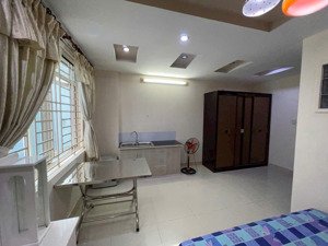 phòng kdc trung sơn gần lottemart, rmit q7. diện tích: 35m2. full nội thất. giá: 5,2tr/tháng