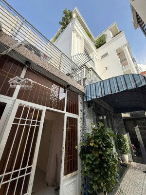 hẻm 220 hoàng hoa thám, p5, q. bt - nhà cho thuê 3x10, gác lửng