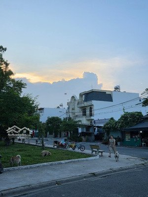 bán nhà mặt tiền đường gần tên lửa, bình tân, 4.3x22m, 2 tầng, dòng tiền 20 triệu/tháng, chỉ 8.x tỷ