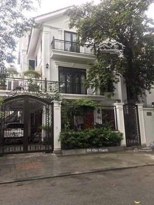 bán biệt thự kđt thành phố giao lưu 212m x 4 tầng ,phạm văn đồng,bộ công an bắc từ liêm