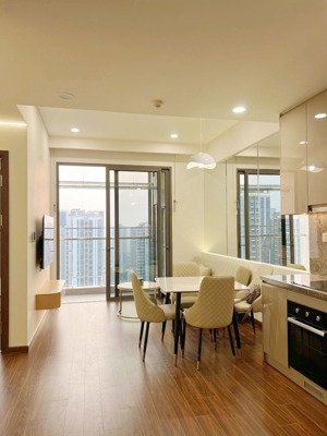 chỉ hơn 3 tỷ - sở hữu ngay 1pn + toà h1 tầng trung, full đồ đẹp 43m2 view tn - giá bán 3 tỷ 300