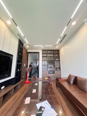 siêu phẩm mặt phố mai dịch cầu giấy, vỉa hè, kinh doanh, thang máy, ô tô tránh, 70m2, 7 tầng, 29 tỷ