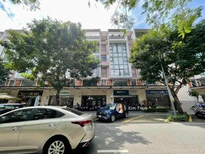 văn phòng vạn phúc 100m2, đường lớn 35m, vị trí đắc địa, có thang máy máy lạnh. giá rẻ chỉ 10 triệu