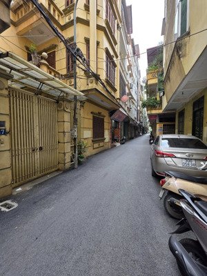 bán nhà xuân thuỷ - cầu giấy dt 64m2/ mt 8,3m / 4 tầng / oto tránh -vị trí đẹp tt cầu giấy giá 20tỷ