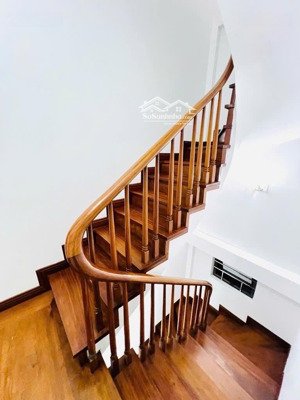 siêu phẩm lê trọng tấn, 5m ra phố, ngõ ô tô kinh doanh, dân xây- cửa + cầu thang gỗ lim, 13.2 tỷ.