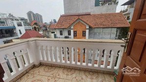 bán tòa nhà lô góc khu phân lô trung hòa - nhân chính. dt 90m2, mt 4,5m. lô góc. ô tô tránh