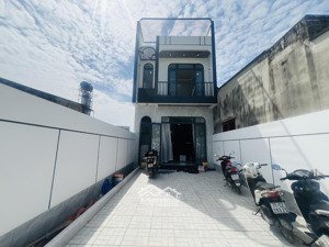 cần bán nhà 1 trệt 1 lầu, 3 phòng ngủ đã hoàn công giá chỉ 2 tỷ 600tr mỹ hạnh nam, long an