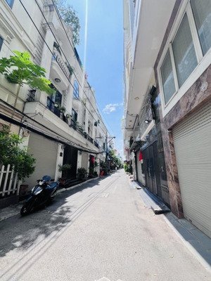 hẻm xe hơi 6m - 1 trục thẳng ra mặt tiền - 4m x 13m - 4 tầng hoàn công đủ - nhỉnh 9 tỷ