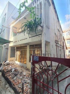 chỉ 87triệu/m2, nhà nát 100m2. bình thạnh, gần chợ bà chiểu, hẻm ba gác, sát mặt tiền lê quang định