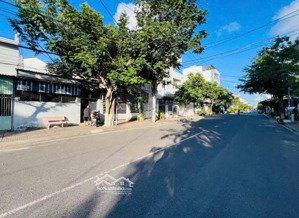 nhà cấp 4, mặt đường phùng hưng ngay khu bàn cờ phước long, nha trang, gần biển, chợ, trường đầy đủ