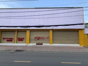 góc 2 mt 1000m2 đường nguyễn văn tăng cho thuê
