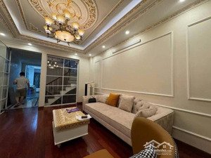 nhà phố hot thái thịnh. mặt tiền rộng, nội thất sang trọng, 2 thoáng trước sau, vào ở luôn 45m2*5t