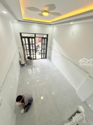 bán nhà sát mt âu cơ - 60m2 - 5.5 tỷ còn tl - nhà mới ở ngay - có pn trệt - gần bv tân phú