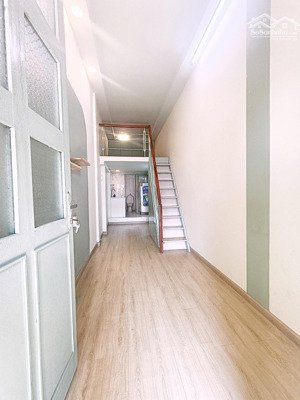 cho thuê nguyên căn tầng 2 trong chung cư 158d pasteur - q1 - 6,5 tr/tháng 