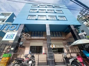 văn phòng 32m2 giá 8,1 triệu/tháng full nội thất, miễn phí (điện, xe máy, wifi, phòng họp)