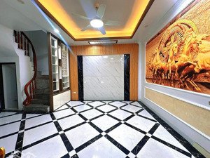 bán nhà lạc long quân tây hồ 30m2 5 tầng mt 6m 7.6tỷ nhà mới đẹp, gần phố full nội thất vị trí đẹp