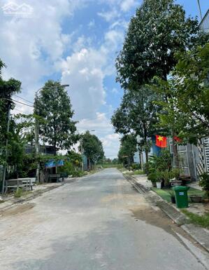 BÁN NHÀ CỰC ĐẸP .MẶT TIỀN KINH DOANH BUÔN BÁN,700TRIỆU NHẬN NHÀ NGAY BIÊN HÒA