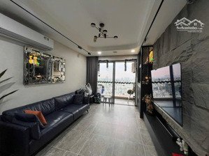 siêu hiếm!!! căn hộ 2pn 92m2 nội thất full black cực đẳng cấp cho thuê tại goldview q4