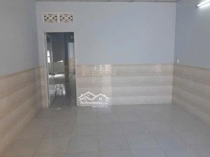 tôi cần bán nhà riêng tại nguyễn thị rành xã nhuận đức, củ chi, dt 380m2 giá 1tỷ350 sổ hồng riêng