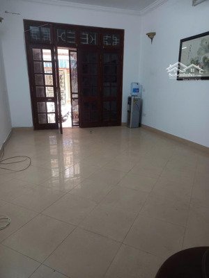 chính chủ cho thuê nhà riêng ngõ 131 nguyễn thị định. diện tích: 55m2 x 4 tầng.