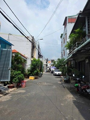 hàng f0 2 lô duy nhất sau trường trần quốc toản q9