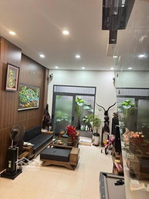 bán nhà - hẽm 196 vườn lài.p tân thành ( 4x13,5m) đúc 4,5 tấm .nhà đẹp ở liền.giá 9,6 tỷ