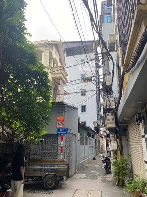 toà nhà còn 2p full đồ cần cho thuê ở được 2-3 bạn-gần mặt đường - vị trí thuận tiện - cạnh cđ fpt