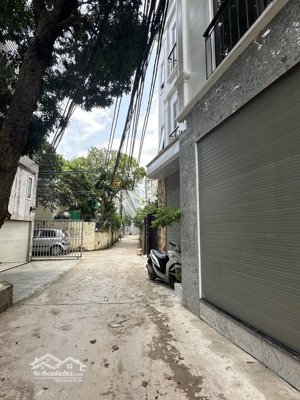 bán nhà long biên, 4 tầng 33m2 ô tô vào nhà, ngõ thông, chỉ hơn 4 tỷ