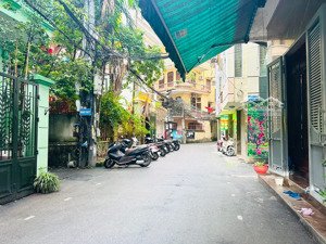 siêu hiếm câu giấy-ví trí đẹp -5 tầng dân xây chắc - ngõ thông kinh doanh -ô tô đỗ cửa nhỉnh 18 tỷ