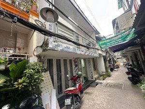 chính chủ cần bán nhà hẻm gồ ô môi quận 7 dt 5x10m-2 tầng -hẻm 4 m nhà sạch sẽ .có sổ.giá 2,xtỷ