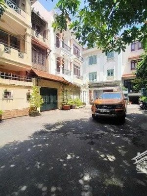 biệt thự 4 tầng khu biệt lập 282 nguyễn trọng tuyển phú nhuận, 33 tỷ