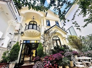 bán villa mới xây trung tâm đà lạt 11 phòng 224m2- giá 20 tỷ