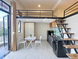 mặt tiền nguyễn văn linh, ban công rộng rãi thoáng mát