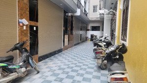 nhà mới 5 tầng đẹp lung linh full đồ thiết kế hiện đại.