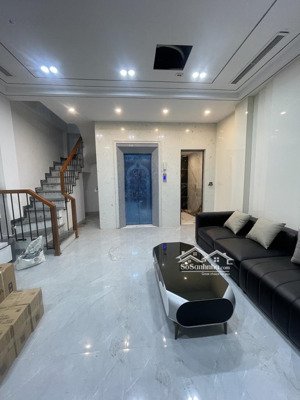 nhà nguyễn văn cừ ngõ 67, gần cầu chương dương, nhà mới diện tích rộng, thang máy