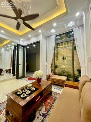 BÁN NHÀ SIÊU ĐẸP PHÁO ĐÀI LÁNG NGÕ TO GẦN PHỐ 5 TẦNG 36M2 NỘI THẤT XỊN Ở NGAY NHỈNH 8 TỶ