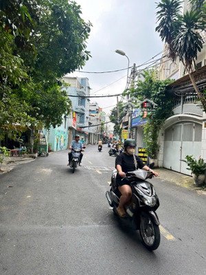 hẻm 8m thông 285 cmt8 q10 , 60m2 4 lầu chỉ 9.8 tỷ chốt