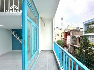 gác ban công full nội thất mới xây 100% dọn vào là ở