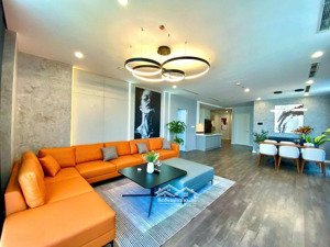 bán gấp căn góc tòa b chung cư d2 giảng võ 3pn 166m2 full nội thất cao cấp ở, cho thuê 28tr/ tháng