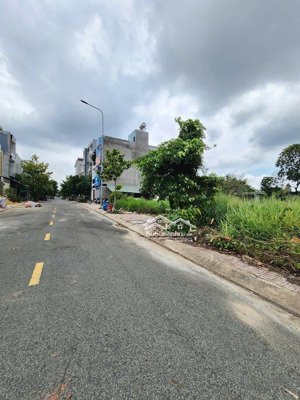 bán lô đất sổ hồng riêng, dt 75m2, giá 1,73 tỷ, cách ga dĩ an chỉ 5p di chuyển, full thổ cư