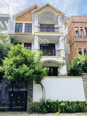 cho thuê nhà mặt tiền đường hoa đào, ngay khu phan xích long - dt 8x18m
