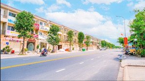 bán căn shophouse đối diện tiện ích hồ bơi view cực đẹp 3,6 tỷ sun casa central