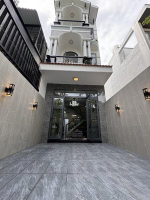 nhà đẹp giá rẻ lò lu 68m2 - 3 tầng btct vào ở ngay chỉ 6.5 tỷ