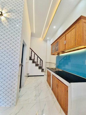 chính chủ cần bán gấp nhà 1 trệt 1 lầu, hóc môn giá chỉ 1 tỷ 850